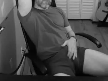 MiaTonyy – webcam model profile photo Image 3