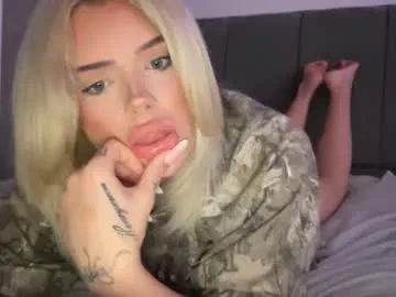 bunnydollstella – webcam model profile photo Image 2