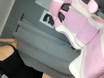 Kathariine – webcam model profile photo Image 5