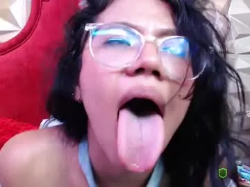 theopium – webcam model profile photo Image 8