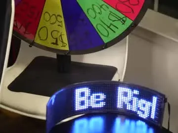 MinniMia – webcam model profile photo Image 3