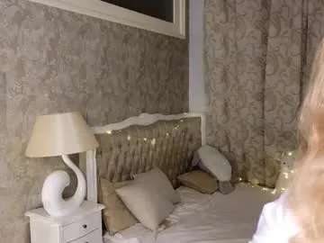 agatha__milf – webcam model profile photo Image 13