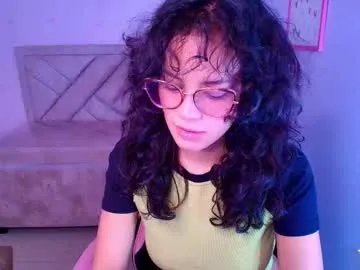 glossybabe_ – webcam model profile photo Image 10