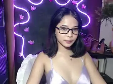 krissone – webcam model profile photo Image 6