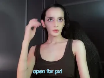 Vik1One1 – webcam model profile photo Image 12