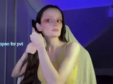 Vik1One1 – webcam model profile photo Image 4