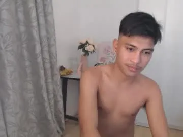 diffgirls1-1 – webcam model profile photo Image 6