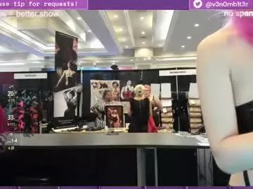 miaknox – webcam model profile photo Image 13