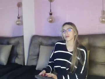 valentina_red18 Image 3