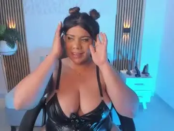 Almondmilka – webcam model profile photo Image 13