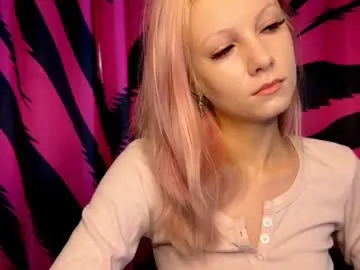 bella_luck – webcam model profile photo Image 2