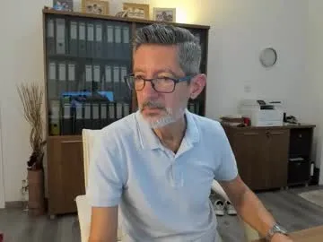 maca-moon – webcam model profile photo Image 15