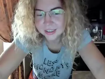 PinkFoxya – webcam model profile photo Image 15