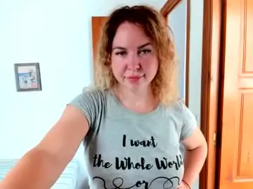 PinkFoxya – webcam model profile photo Image 9