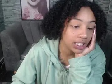 xlunami – webcam model profile photo Image 9