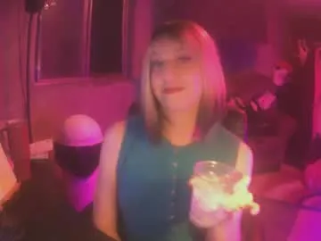 Linnea – webcam model profile photo Image 6