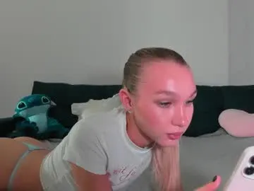 MiaLiaHot – webcam model profile photo Image 4