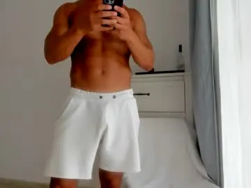 krissone – webcam model profile photo Image 8