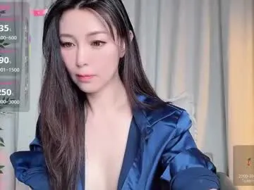 shiny-lily – webcam model profile photo Image 18