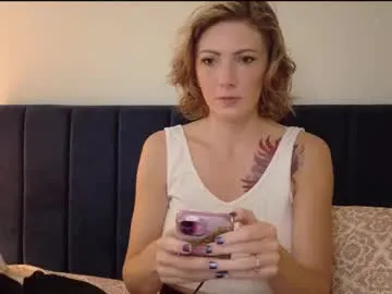 KristenKisa – webcam model profile photo Image 15