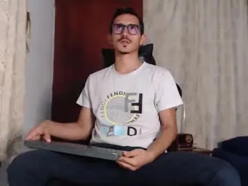 ilovewhitecocksalot – webcam model profile photo Image 19