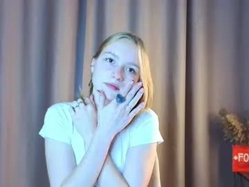 korinaluvv – webcam model profile photo Image 2