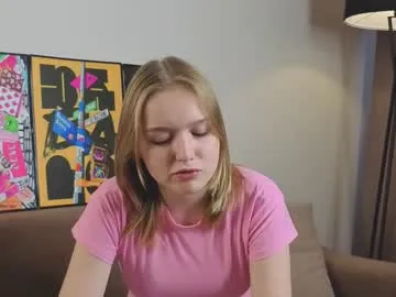 korinaluvv – webcam model profile photo Image 6