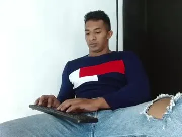 shiny-lily – webcam model profile photo Image 11