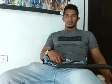 shiny-lily – webcam model profile photo Image 7