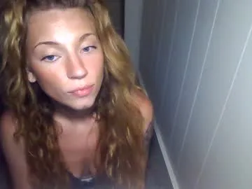 molochnaya000 – webcam model profile photo Image 11