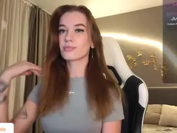 MaddieBryggs – webcam model profile photo Image 12