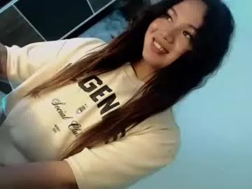 livslifee – webcam model profile photo Image 12