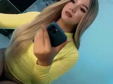 livslifee – webcam model profile photo Image 13