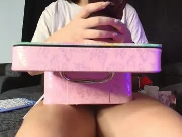 MaddieBryggs – webcam model profile photo Image 17