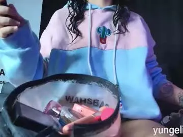 MaddieBryggs – webcam model profile photo Image 2