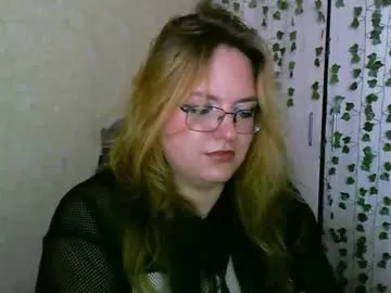 yiovanna19 – webcam model profile photo Image 3