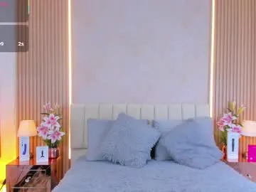 Kristallik-1 – webcam model profile photo Image 15