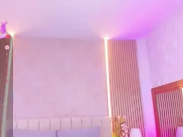 Kristallik-1 – webcam model profile photo Image 16