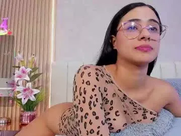 Kristallik-1 – webcam model profile photo Image 5