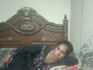 HellTrue2 – webcam model profile photo Image 16